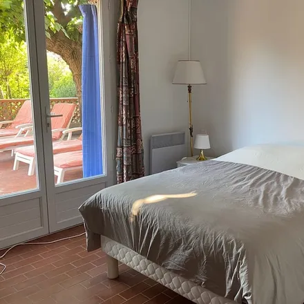 Rent this 3 bed house on Avenue du Comte de Provence in 83380 Roquebrune-sur-Argens, France