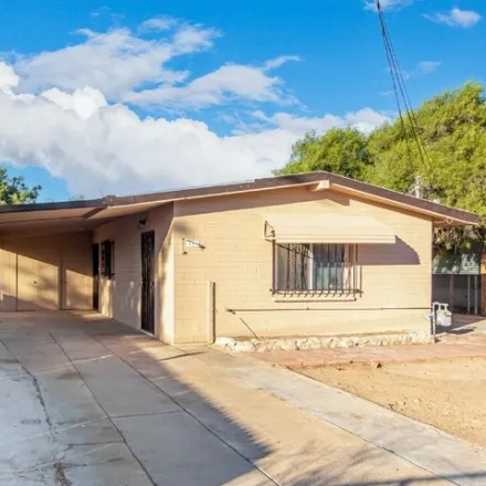 Rent this 3 bed house on 451 E Navajo Rd
