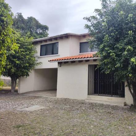 Rent this studio house on Calle Hacienda El Batán 106 in Balcones Del Campestre, 37138 León