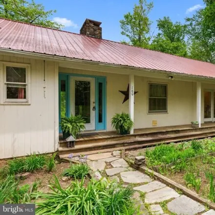 Buy this 3 bed house on Running Cedar Lane in Rappahannock County, VA 22740