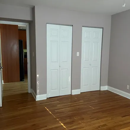 Rent this 1 bed apartment on 1718 West Jarvis Avenue in Chicago, IL 60626