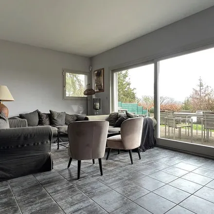 Rent this 5 bed apartment on Chemin du Pont in 69570 Dardilly, France