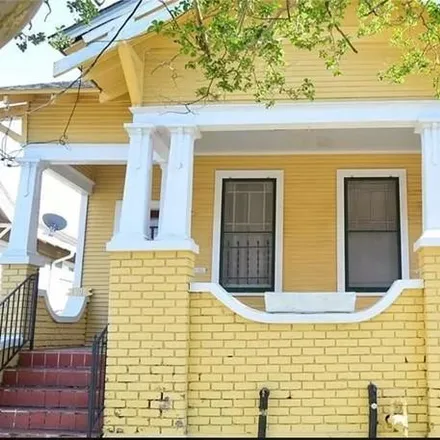 Rent this 2 bed duplex on 4904 South Saratoga Street in New Orleans, LA 70115