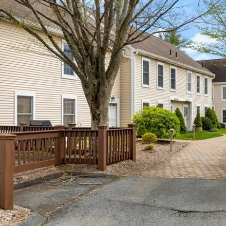 Image 1 - 32 Rope Ferry Road, Morningside Park, Waterford, CT 06385, USA - Townhouse for sale