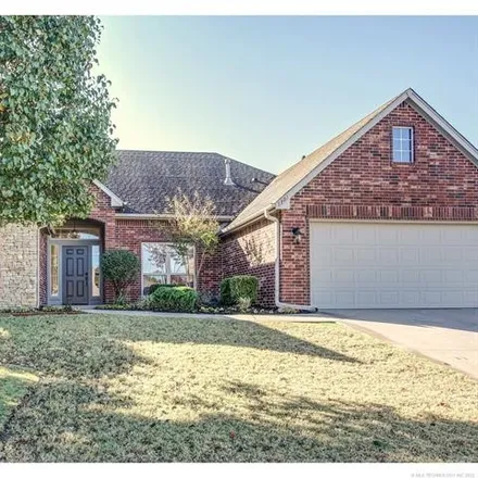 Buy this 3 bed house on 1301 East Edgewater Street in Broken Arrow, OK 74012