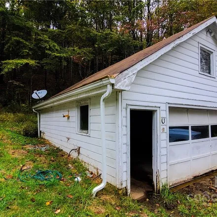 Image 3 - 1060 Greer Hollow Road, Ashe County, NC 28643, USA - House for sale