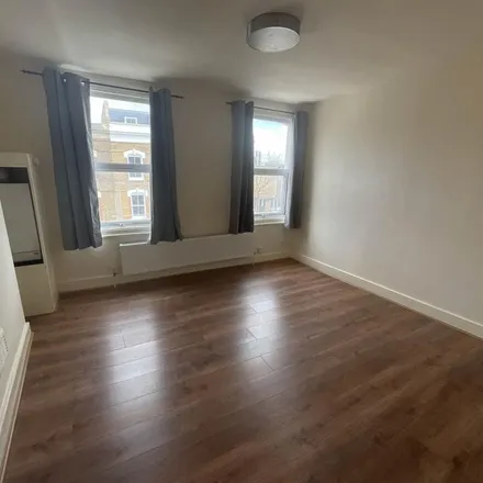 Image 3 - Chatsworth Court, Powerscroft Road, Lower Clapton, London, E5 0PS, United Kingdom - Apartment for rent