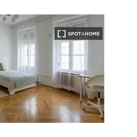 Rent this 3 bed room on ELTE Fűvészkert in Budapest, Illés utca 25