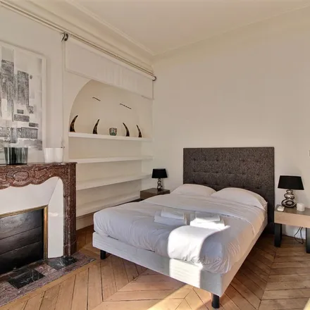 Image 1 - 7 Rue Perrault, 75001 Paris, France - Apartment for rent