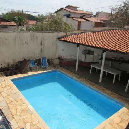 Buy this 4 bed house on Rua Marcelo Tupinambá in Santa Cecília, Piracicaba - SP