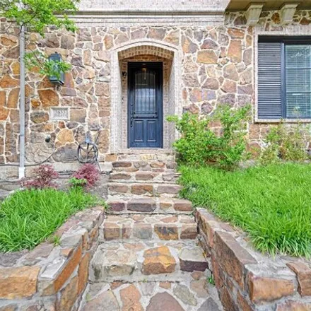 Buy this 2 bed house on 3657 Oak Lawn Avenue in Dallas, TX 75219