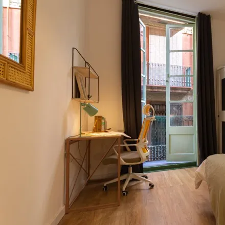 Rent this 6 bed room on Carrer Sant Pau in 52, 08001 Barcelona