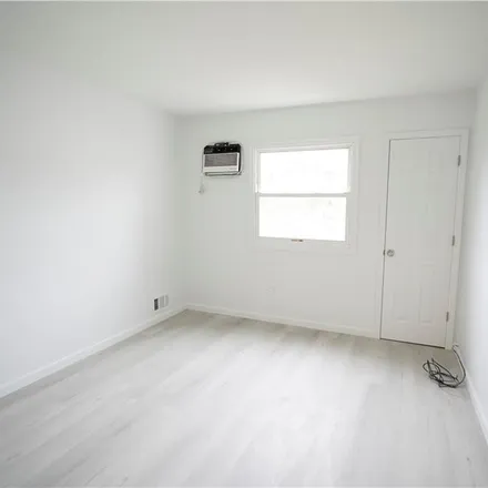 Image 9 - 89 Richard Lane, New York, NY 10314, USA - Townhouse for rent