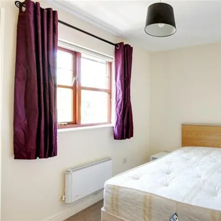 Image 5 - Edgeworth Crescent, The Hyde, London, NW4 4HA, United Kingdom - Apartment for sale