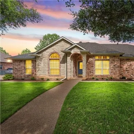 Buy this 4 bed house on 737 Oakmont Drive in Hewitt, McLennan County
