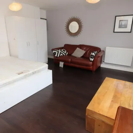 Image 1 - Thomas Tower, Dalston Square, De Beauvoir Town, London, E8 3GU, United Kingdom - Apartment for rent