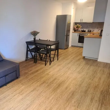 Rent this 3 bed apartment on Westfalenstraße 38a in 40472 Dusseldorf, Germany