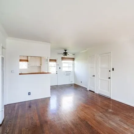 Image 7 - 5299 Willowcrest Avenue, Los Angeles, CA 91601, USA - Condo for rent