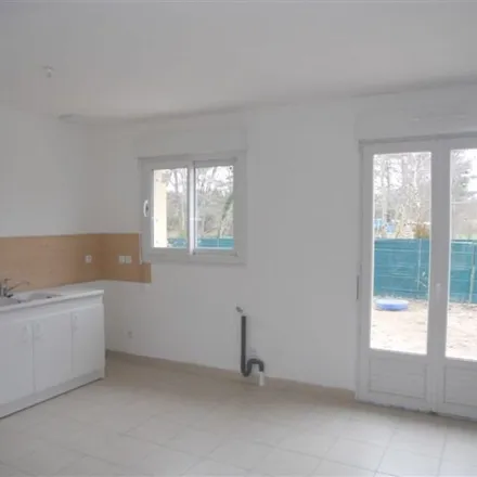 Rent this 4 bed apartment on 250 Route de la Petite Bordé in 45450 Sully-la-Chapelle, France