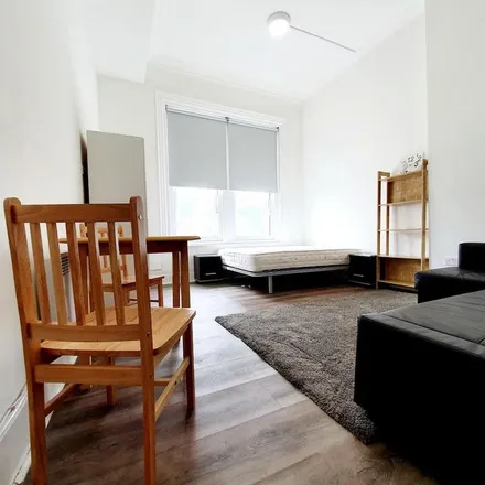 Rent this 1 bed apartment on Warspite Road in London, SE18 5NU