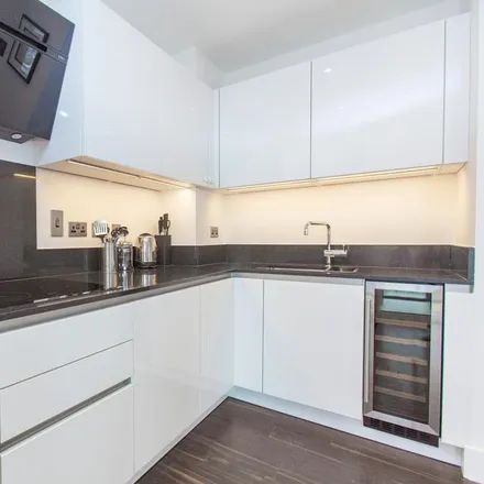 Image 2 - Wiverton Tower, 4 New Drum Street, London, E1 7AS, United Kingdom - Apartment for rent