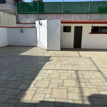 Rent this 4 bed house on Plaza Satélite in Boulevard Manuel Ávila Camacho, 53100 Naucalpan de Juárez
