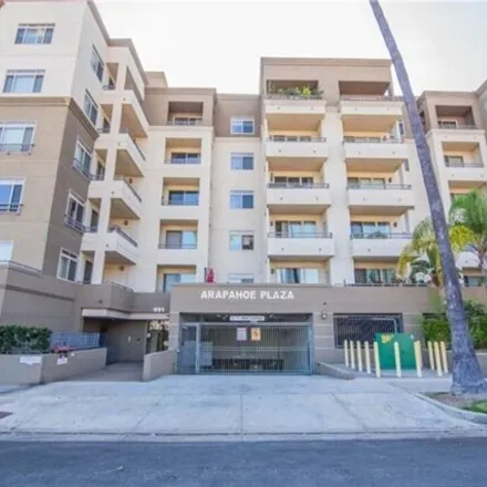 Rent this 2 bed condo on TGI Korean BBQ in 2585 West Olympic Boulevard, Los Angeles