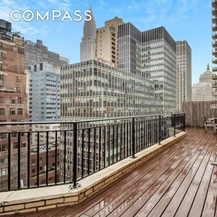 Image 7 - 225 East 46th Street, New York, NY 10017, USA - Condo for sale