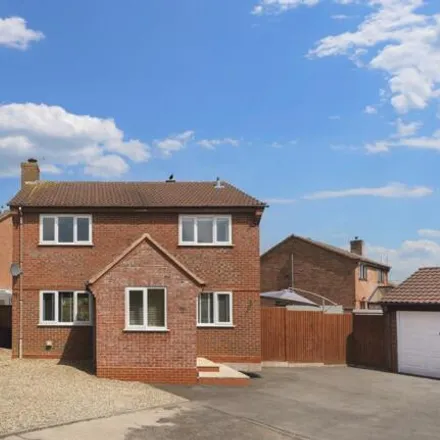 Buy this 4 bed house on Primrose Crescent in Worcester, WR5 3HQ