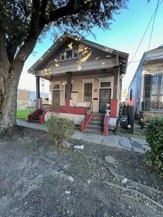 Buy this 6 bed house on 2757 Toulouse Street in New Orleans, LA 70119