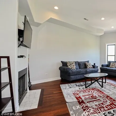 Image 2 - 315-325 West Webster Avenue, Chicago, IL 60614, USA - Condo for rent