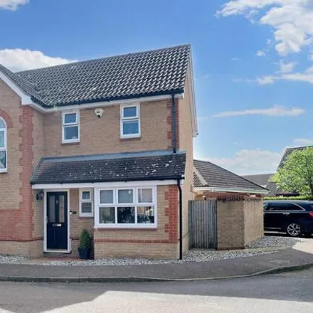 Buy this 4 bed house on Pavitt Meadow in Galleywood, CM2 8RQ