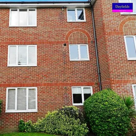 Rent this 1 bed apartment on 87 Southbury Road in London, EN1 1SA