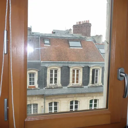 Image 9 - 8 Rue Montoir Poissonnerie, 14000 Caen, France - Apartment for rent
