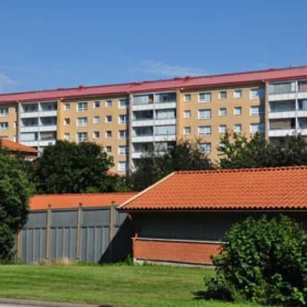 Rent this 3 bed apartment on Norra Fjädermolnsgatan 2 in 418 42 Gothenburg, Sweden