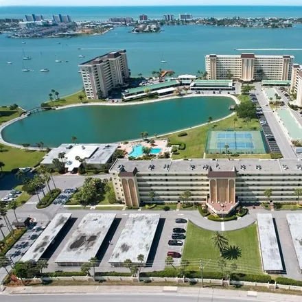 Buy this 2 bed condo on Hamilton House in 4650 Cove Circle, Saint Petersburg