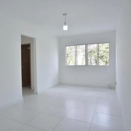 Buy this 2 bed apartment on Estrada dos Bandeirantes in Jacarepaguá, Rio de Janeiro - RJ