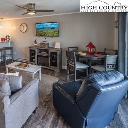 Buy this 1 bed condo on 1104 Beech Mountain Parkway in Beech Mountain, Beech Mountain