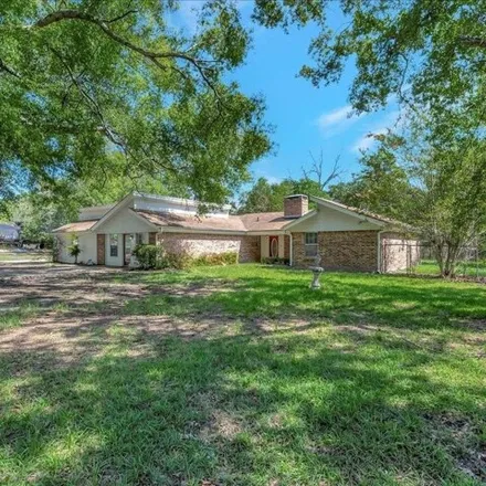 Buy this 3 bed house on 2801 Centralia Avenue in Lufkin, TX 75904