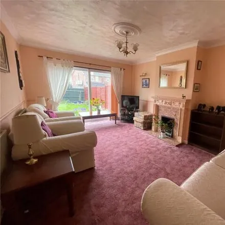 Image 6 - unnamed road, Southend-on-Sea, SS9 5HD, United Kingdom - House for sale
