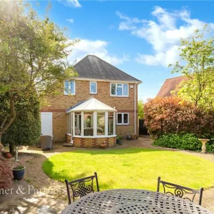 Image 4 - Gosbecks View, Colchester, CO2 9GT, United Kingdom - House for sale