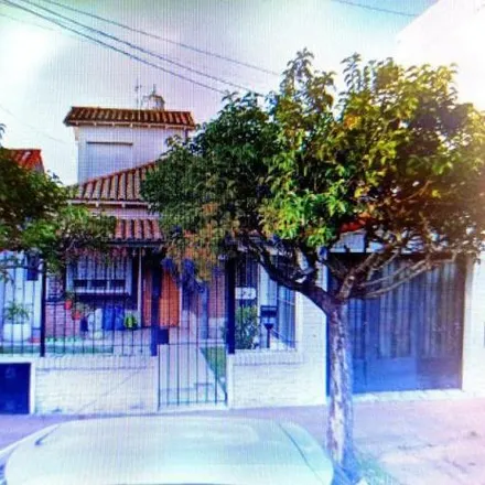 Buy this 4 bed house on Washington 3597 in Carapachay, Vicente López