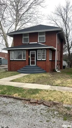 Image 3 - 348 West Cherry Avenue, Christopher, IL 62822, USA - House for sale