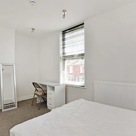 Rent this 5 bed apartment on 200 Edmund Road in Cultural Industries, Sheffield