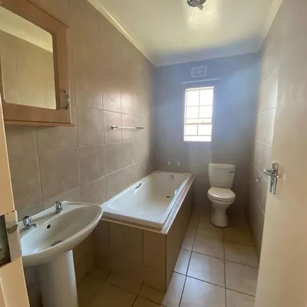 Image 8 - Hamerkop Street, Thatchfield, Gauteng, 0173, South Africa - Apartment for rent