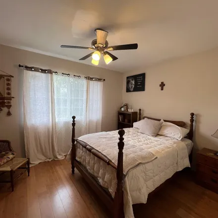 Rent this 1 bed room on 4737 Tacomic Drive in Sacramento County, CA 95842