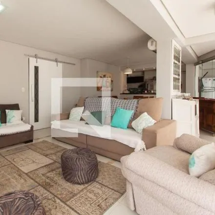 Rent this 4 bed apartment on Rua Santos in Pitangueiras, Guarujá - SP