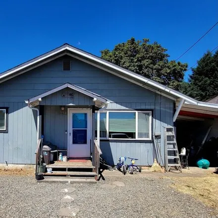 Buy this 3 bed house on 945 Northeast Broadway Street in Myrtle Creek, Douglas County