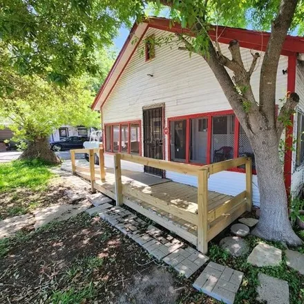 Buy this studio house on 1580 South F Street in Harlingen, TX 78550
