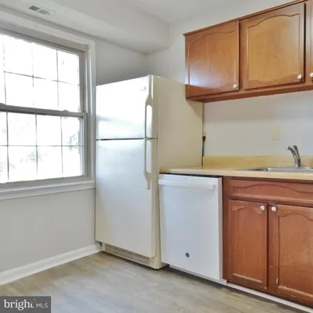 Image 2 - 6012 Westchester Park Drive, Hyattsville, MD 20740, USA - Condo for sale